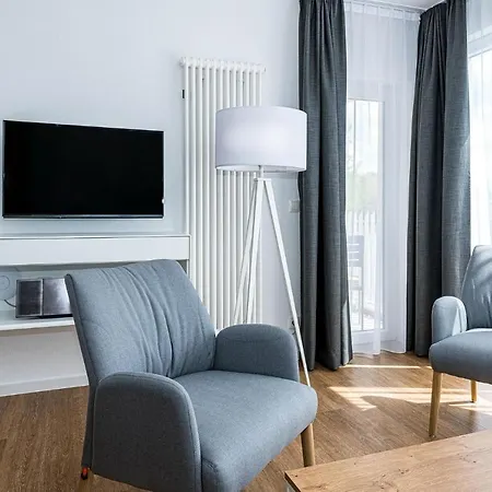 Deichhaeuser Anna Kueste Deichhaeuser Anna Kueste 8-24 בנסרסיל