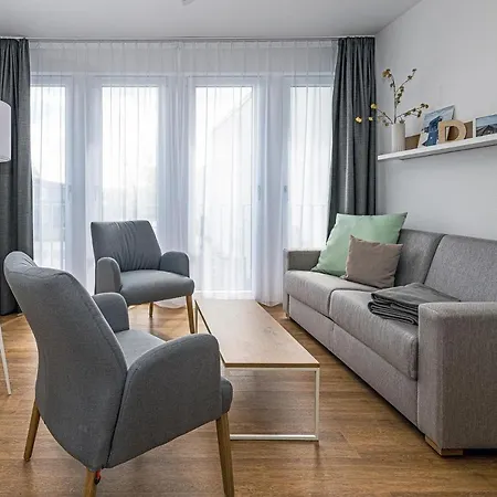 Deichhaeuser Anna Kueste Deichhaeuser Anna Kueste 8-24 * בנסרסיל